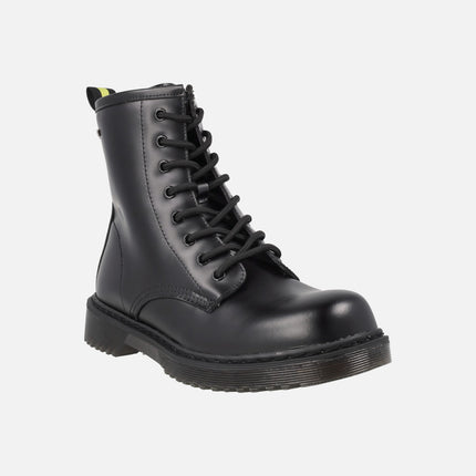 Botas negras de piel estilo militar con membrana impermeable