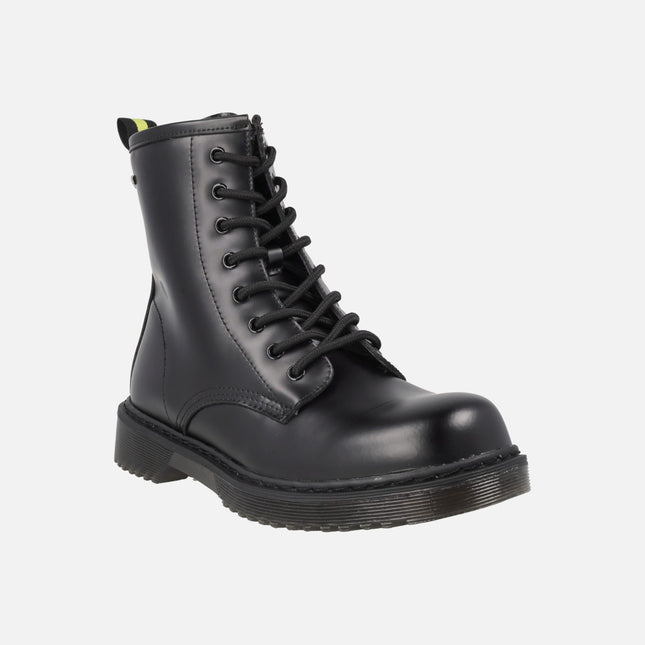 Botas negras de piel estilo militar con membrana impermeable