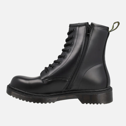 Botas negras de piel estilo militar con membrana impermeable