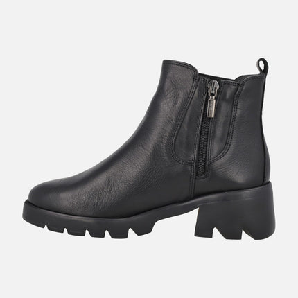 Comfort heeled ankle boots in black leather with side elastic