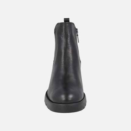 Comfort heeled ankle boots in black leather with side elastic