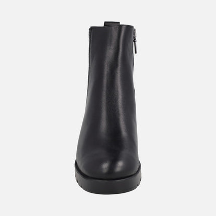 Botines confort de tacón en piel negra con tira de strass