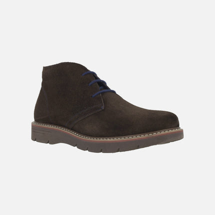 Men's boots in brown suede with blue laces