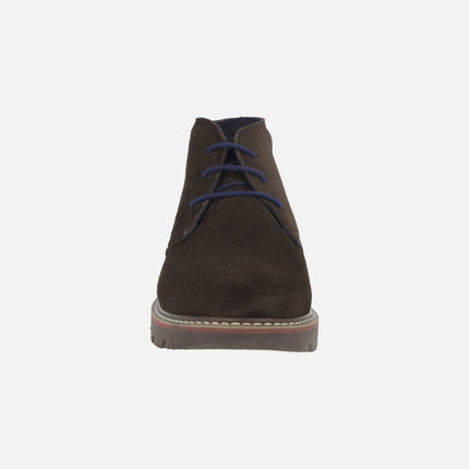 Men's boots in brown suede with blue laces