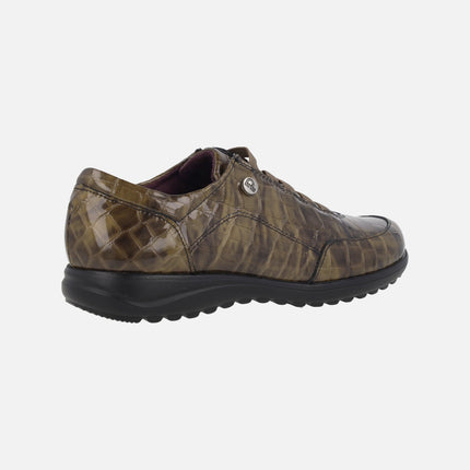 Zapatos deportivos en coco charol con cordones elásticos