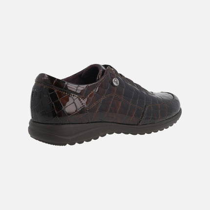 Zapatos deportivos en coco charol con cordones elásticos