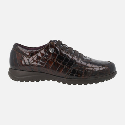 Zapatos deportivos en coco charol con cordones elásticos