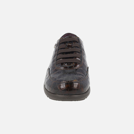 Zapatos deportivos en coco charol con cordones elásticos