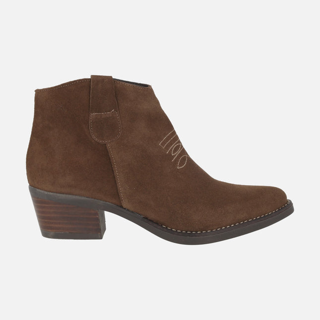 Cowboy style ankle boots in suede with embroidery detail