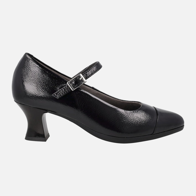Mary Jane style pumps in black patent leather with bracelet