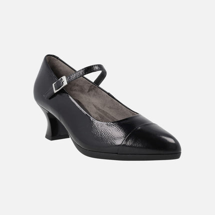 Zapatos estilo mary jane en charol negro con pulsera