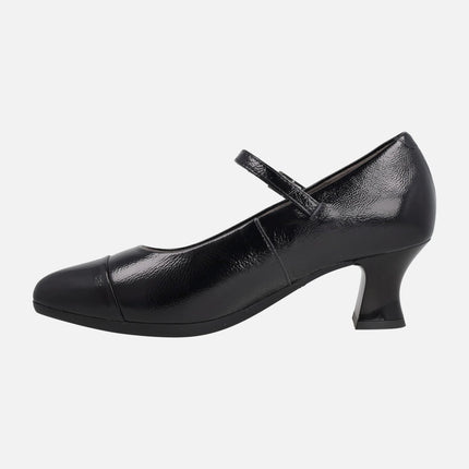 Zapatos estilo mary jane en charol negro con pulsera