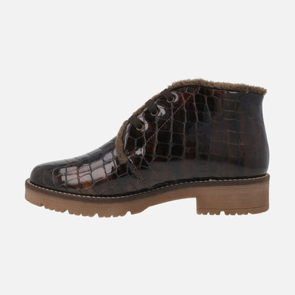 Botines confort en coco charol con cordones y forro de pelo
