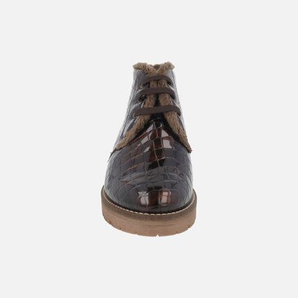 Botines confort en coco charol con cordones y forro de pelo