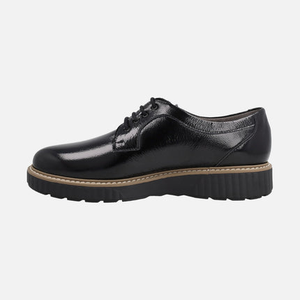 Women's lace-up shoes in black patent leather 