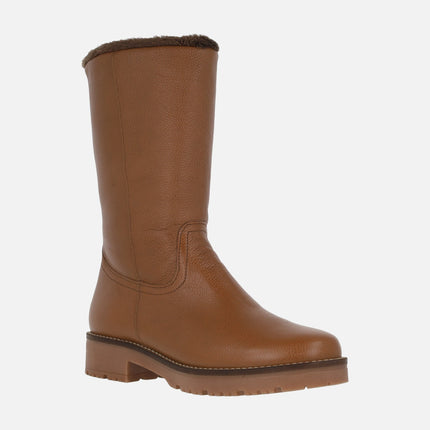 Low-top comfort boots in embossed leather with fur lining