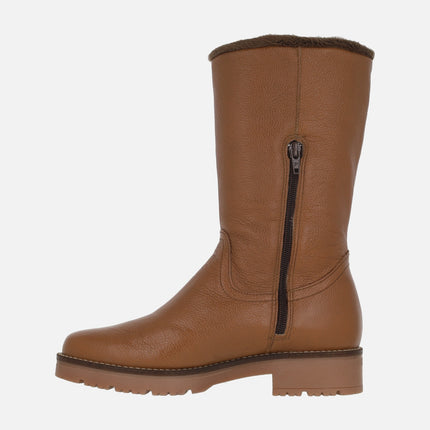 Low-top comfort boots in embossed leather with fur lining