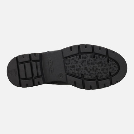 Botines para mujer en charol negro con cordones estilo militar