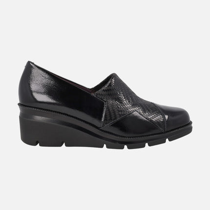 Zapatos confort en combinado de charol y tejido negros
