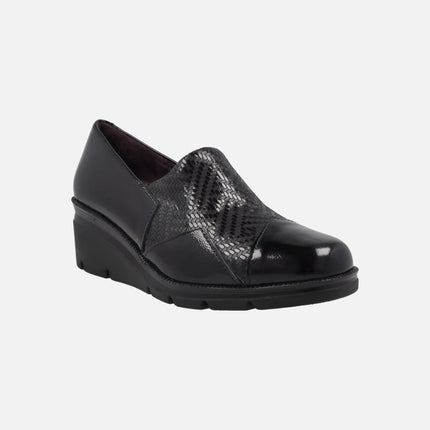 Zapatos confort en combinado de charol y tejido negros