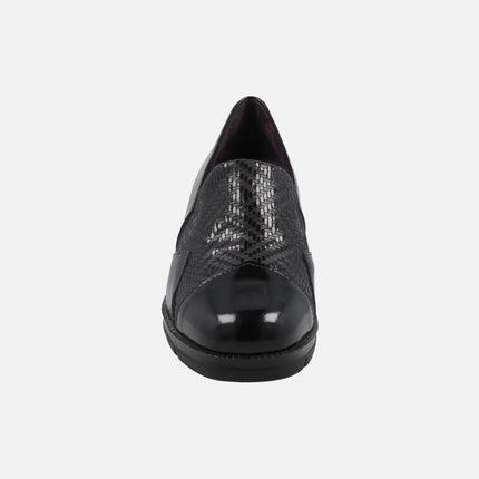 Zapatos confort en combinado de charol y tejido negros
