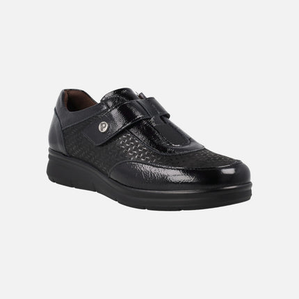 Comfort sneakers in black combination with velcro closure