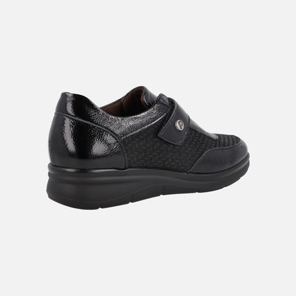 Comfort sneakers in black combination with velcro closure