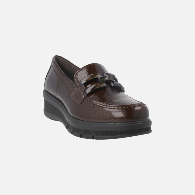 Women's comfort loafers in brown patent leather with decoration
