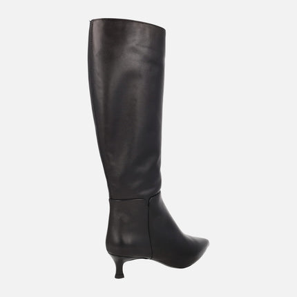 Botas altas de piel con punta afilada y tacón fino INVER