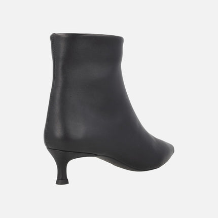 Leather ankle boots with pointed toe and thin heel IBRAIN