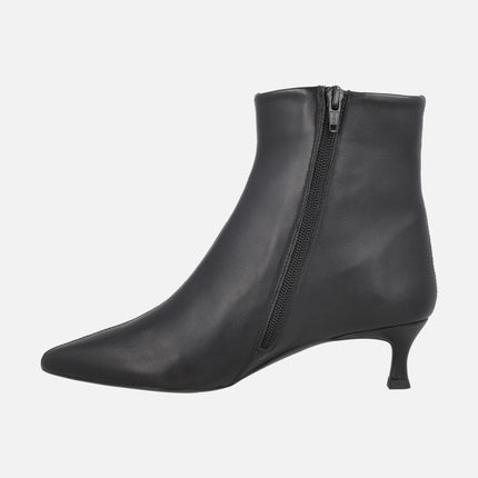 Leather ankle boots with pointed toe and thin heel IBRAIN