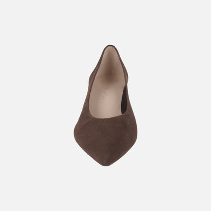 Brown suede pumps with pointed toe and low heel IDEY