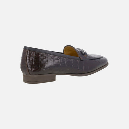 Women's moccasins in brown leather with crocodile engraving and DALCY decoration