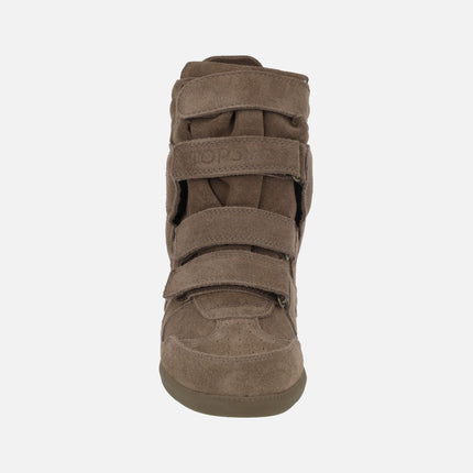 Deportivas de serraje con cuña interior y velcros