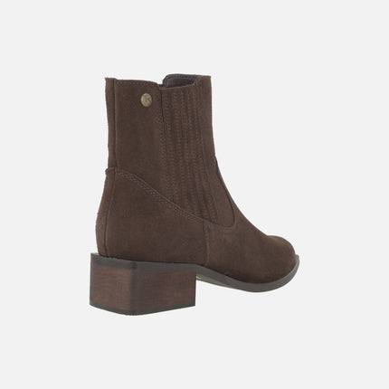 Botines de serraje con elástico y cremallera