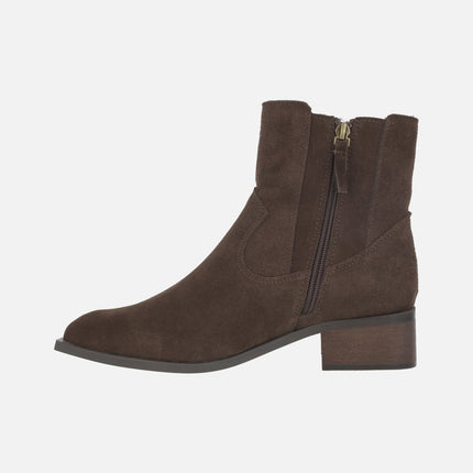 Botines de serraje con elástico y cremallera