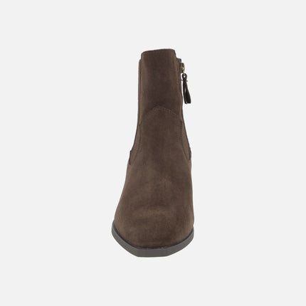 Botines de serraje con elástico y cremallera