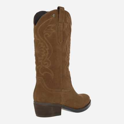 Botas de serraje estilo cowboy con bordados
