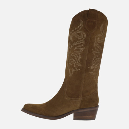 Botas estilo cowboy en serraje marrón con pespuntes DKT62