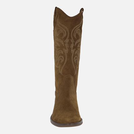 Botas estilo cowboy en serraje marrón con pespuntes DKT62