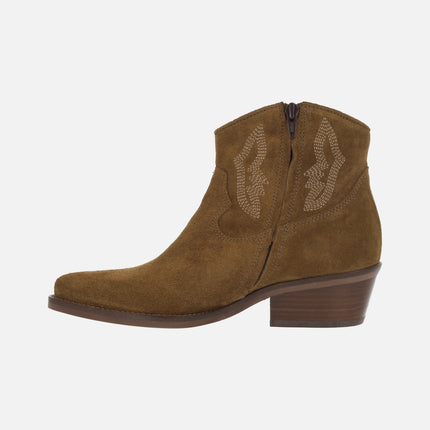 Botines de piel serraje estilo cowboy con pespuntes DKT68