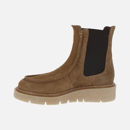 Botines estilo chelsea BRISTOL en ante grabado