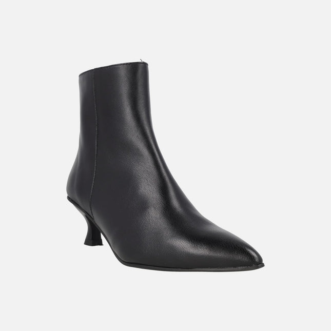 Valmiera black leather ankle boots