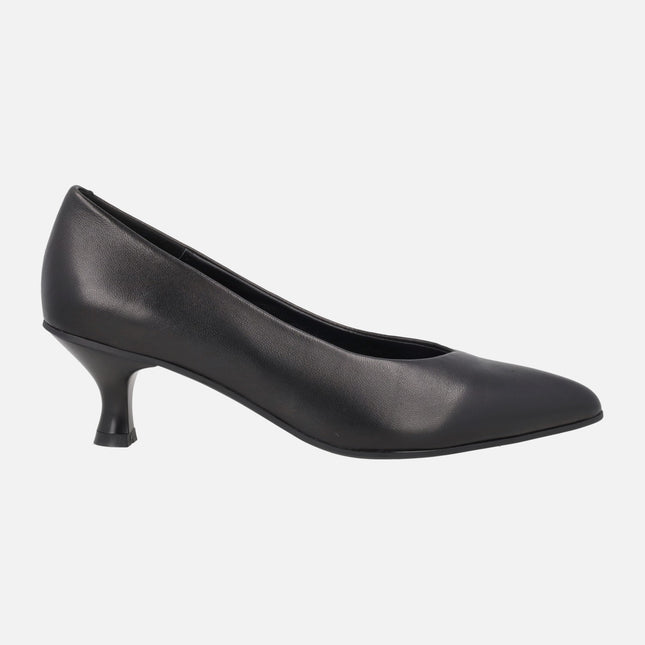 Slatina black leather pumps