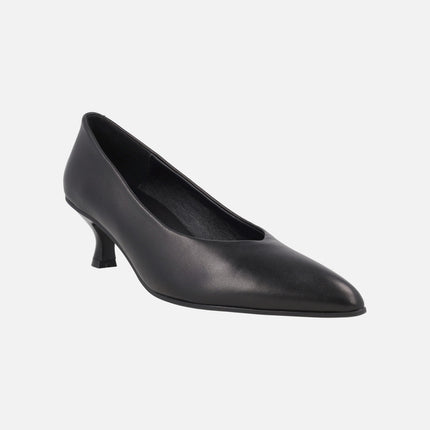 Zapatos negros de piel corte salón Slatina