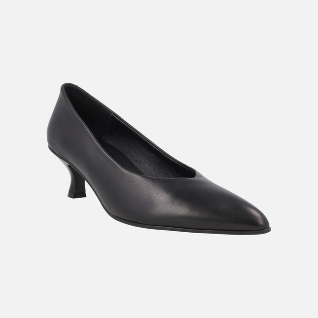 Slatina black leather pumps