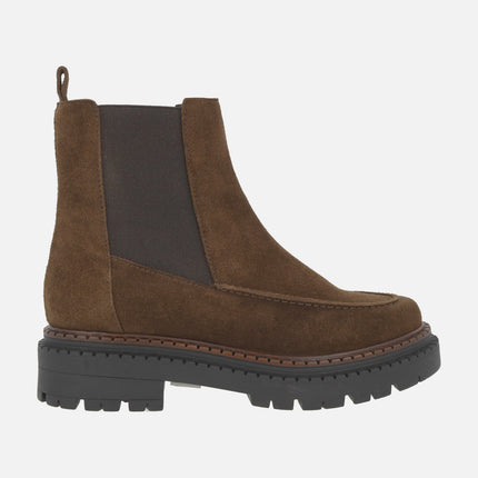 Chelsea boots for women in brown suede with TRACK outsole