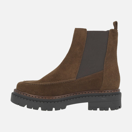 Chelsea boots for women in brown suede with TRACK outsole