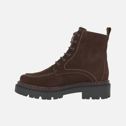 Lace-up ankle boots in brown suede with sheepskin lining