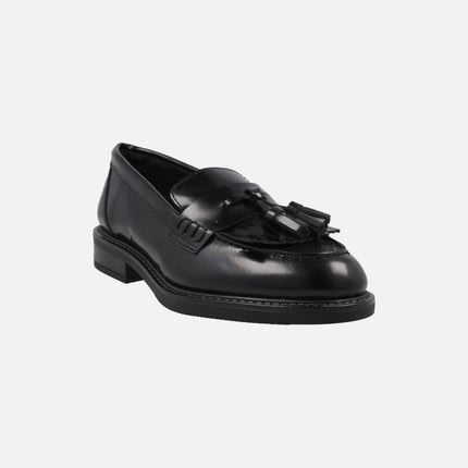 Loafers for women with tassel decoration in florentic leather